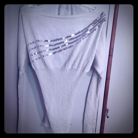 🌸 Rocawear Shirt🌸 - Picture 1 of 5